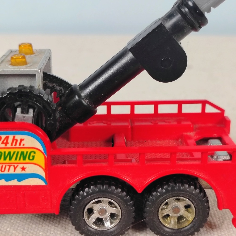Majorette Kenworth Tow Truck Red 1/47 Scale Express Heavy Wrecker Made in France - Picture 3 of 15